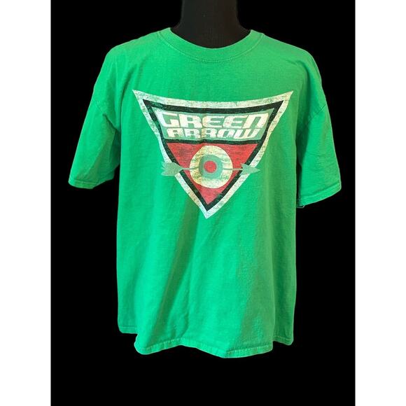 Batman Brave And The Bold Green Arrow Shield Adult T-Shirt Size Medium - Picture 1 of 6